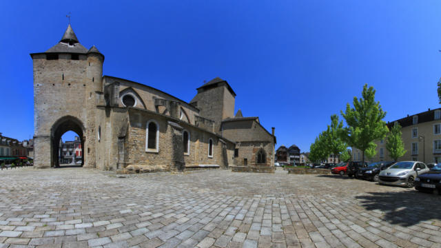 Cathédrale Sainte-Marie à Oloron-Sainte-Marie