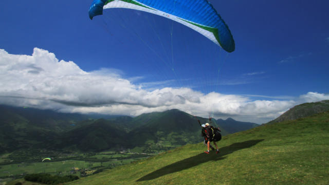 Parapente en los Pirineos