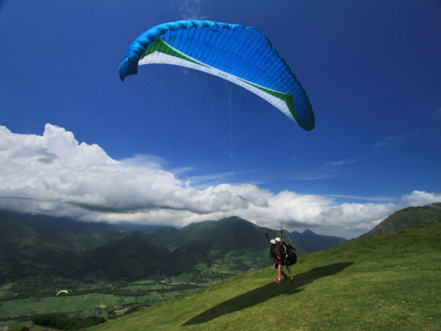 Parapente en los Pirineos