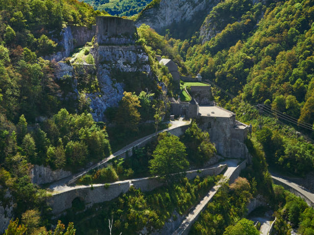 Vue du Fort du Portalet depuis le Chemin de la Mâture