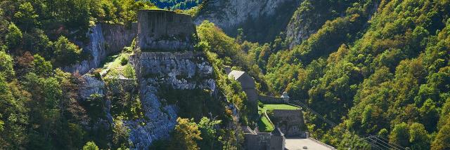 Vue du Fort du Portalet depuis le Chemin de la Mâture