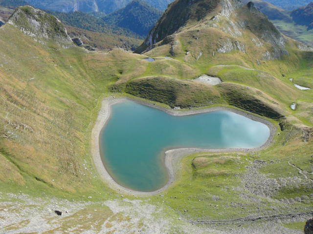 Lac du Montagnon d'Iseye en forme de coeur