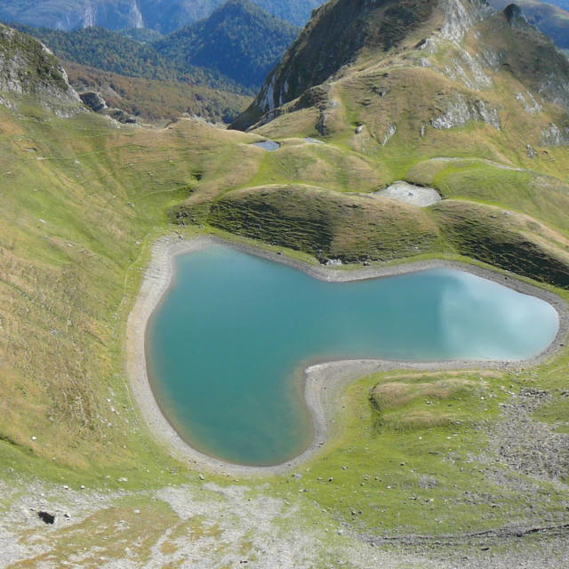 Lac du Montagnon d'Iseye en forme de coeur