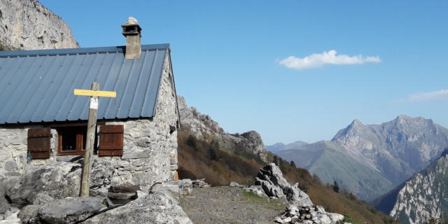 Cabane de berger dans la montagne