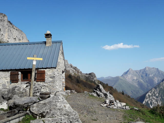 Cabane de berger dans la montagne