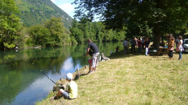 Journée de pêche sur le plan d'eau de Bedous