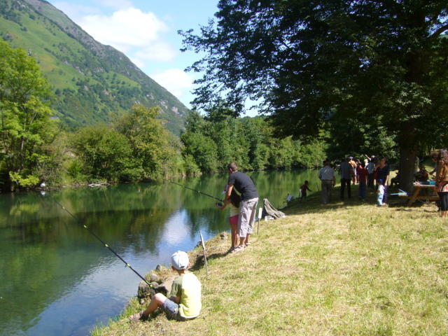 Journée de pêche sur le plan d'eau de Bedous