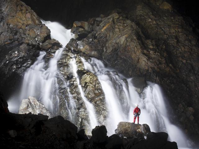 Cascade à l’intérieur de la Grotte de la Verna – Sainte-Engrace