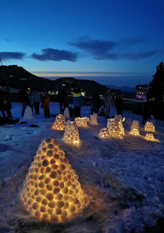 Animación bolas de nieve luminosas La Pierre Saint-Martin