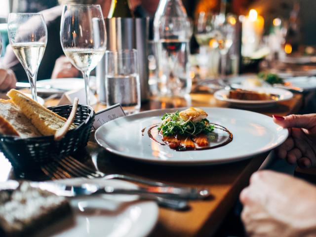 Manger pour le déjeuner ou le dîner dans les restaurants des Pyrénées Béarnaises