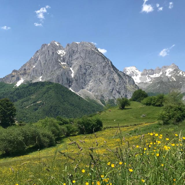 Randonnées printanières dans les Pyrénées béarnaises - Cirque de Lescun - Vallée d'Aspe