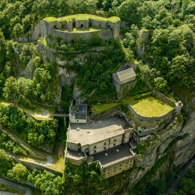 Billetterie : visite du fort du Portalet et passage par la passerelle du Sescoué. Visites sur réservation auprès de l'Office de Tourisme du Haut Béarn