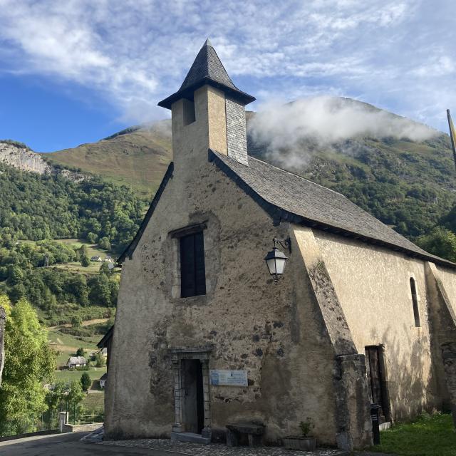 Hospitalet de Borce, chapelle et gîte pour pèlerins qui se rendent à Saint-Jacques de Compostelle par la voie d'Arles.