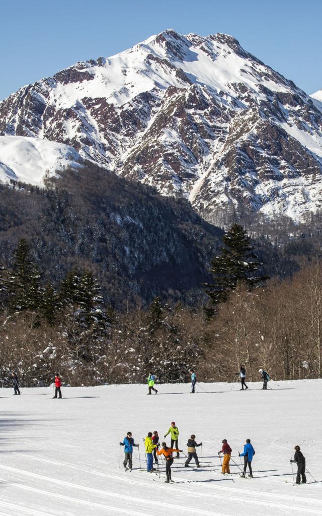 L'espace Somport est un lieu apprécié pour le ski de fond, débutant ou confirmé vous cheminez entre clairières et bosquets au pied des sommets enneigés.