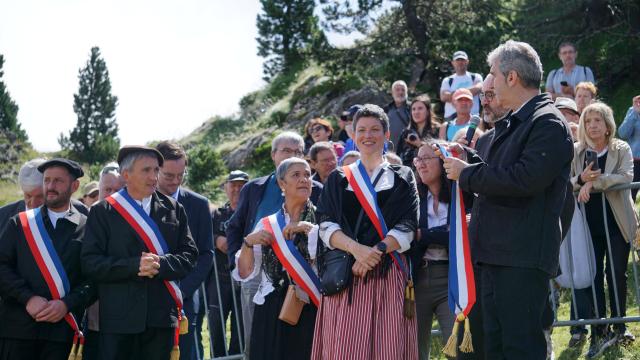 La Junte de Roncal est un traité entre les navarais et les béarnais. Il est célébré chaque année à la Pierre Saint-Martin