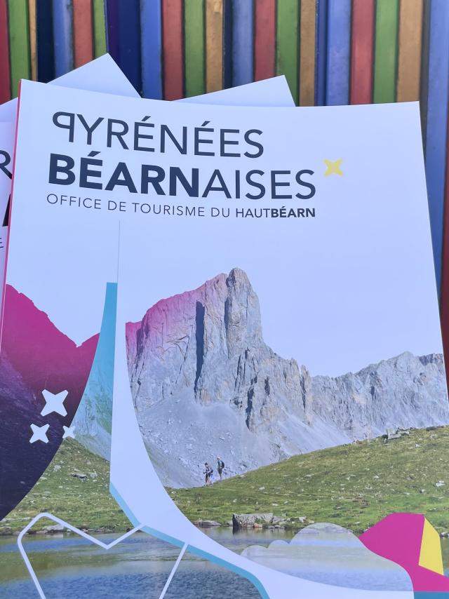 Brochures et plans des Pyrénées béarnaises vous aident à préparer votre séjour.